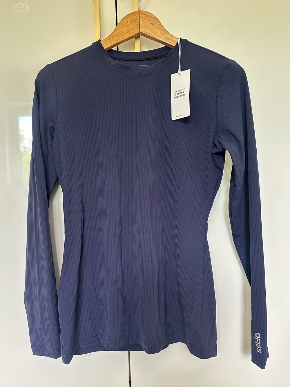 FIGS Long Sleeve Crew Neck Top Navy small NWT